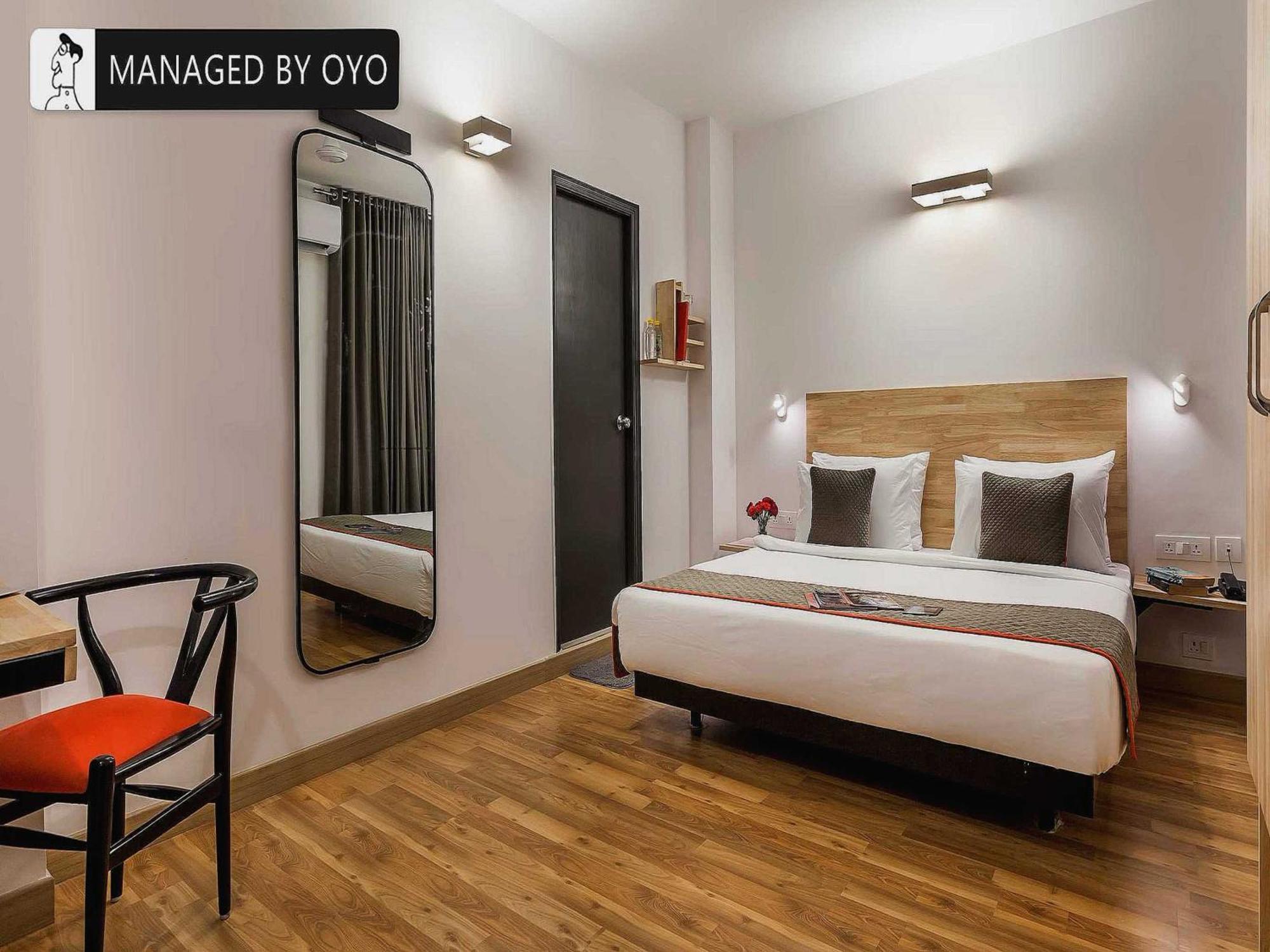 Hotel Gautam Residency New Delhi Exteriör bild
