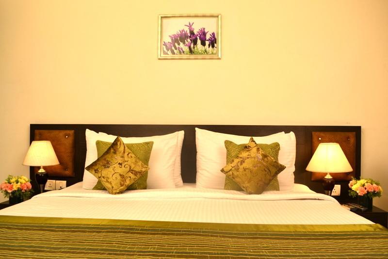 Hotel Gautam Residency New Delhi Exteriör bild